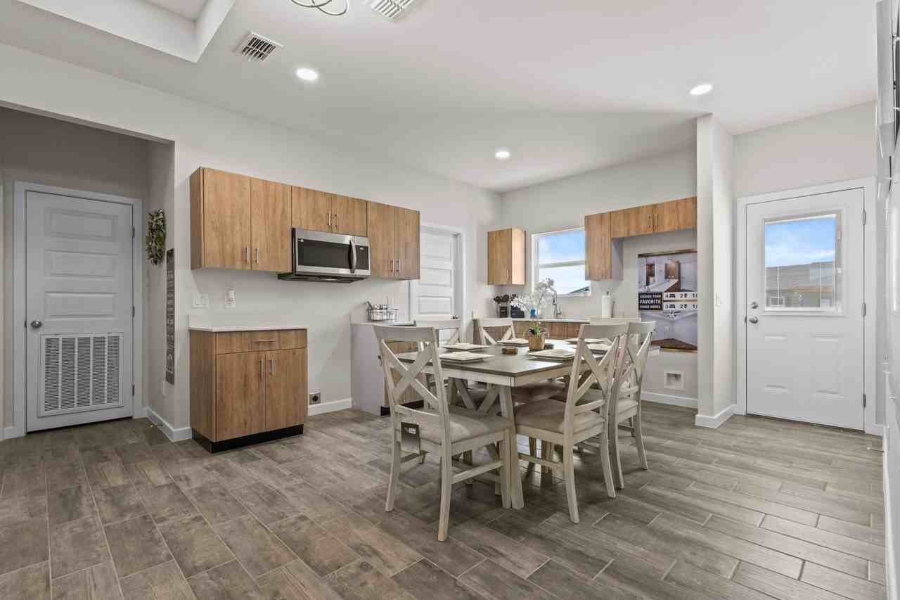 1811 Unity Dr - Photo 3 of 22