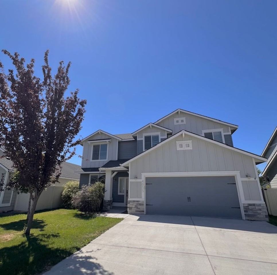 4055 4055 S. Leaning Tower Ave. - Leaning Tower - Photo 2 of 32