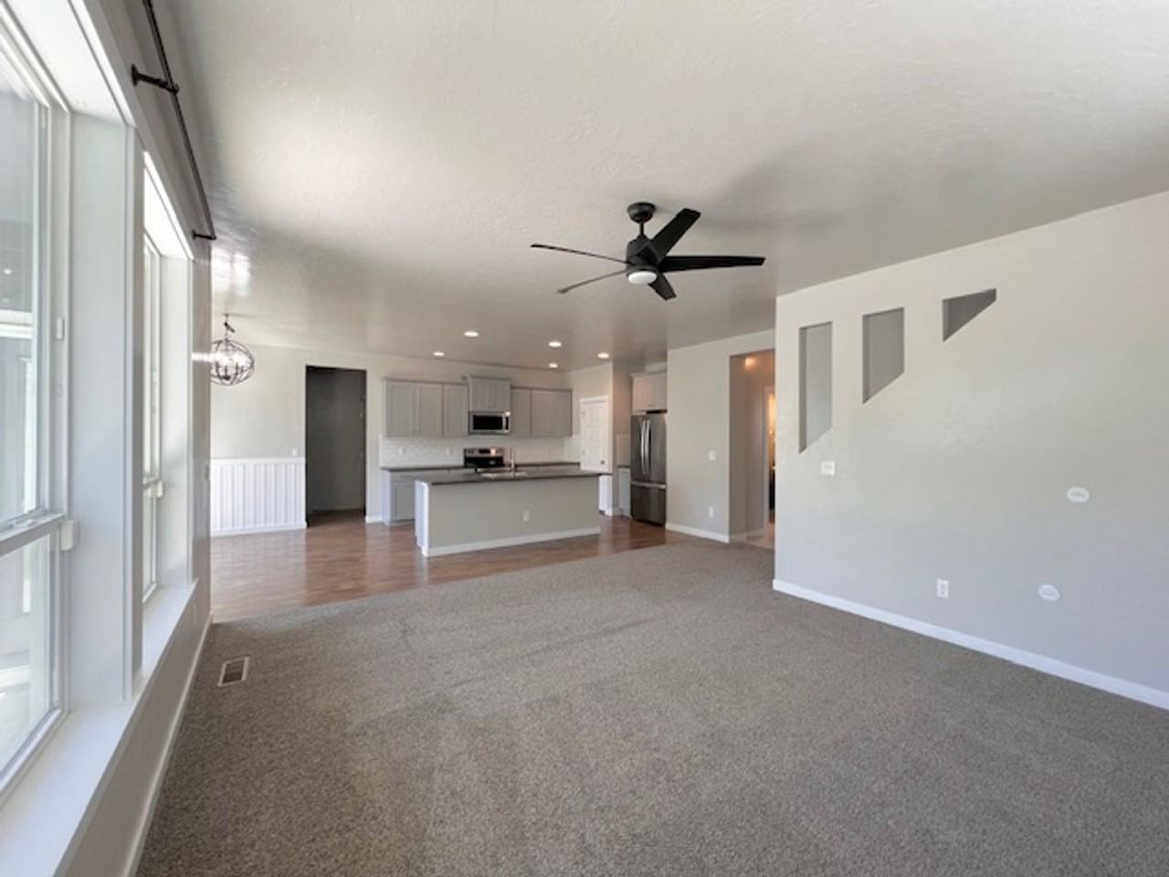 4055 4055 S. Leaning Tower Ave. - Leaning Tower - Photo 6 of 32