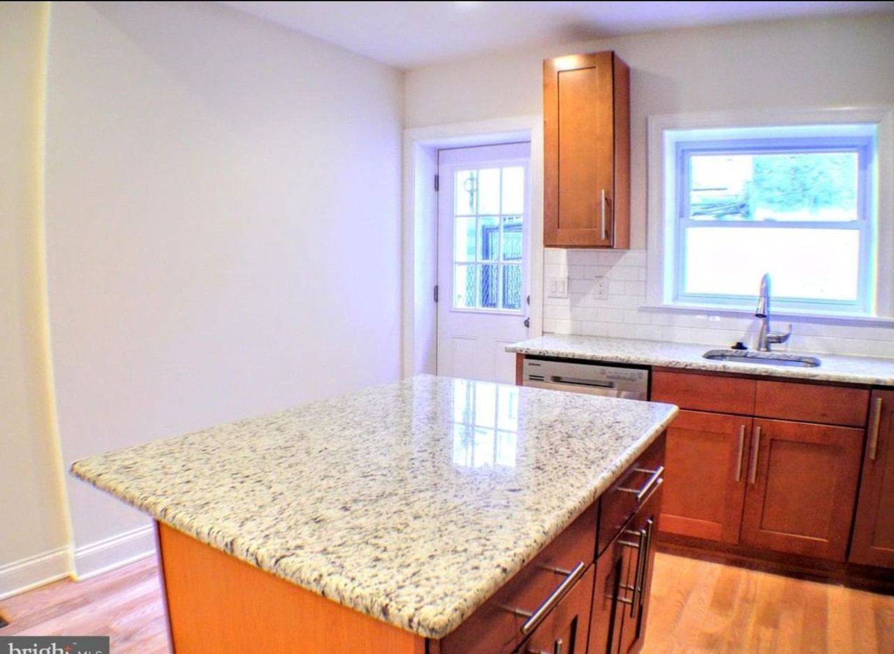 546 Manton St - Photo 3 of 9