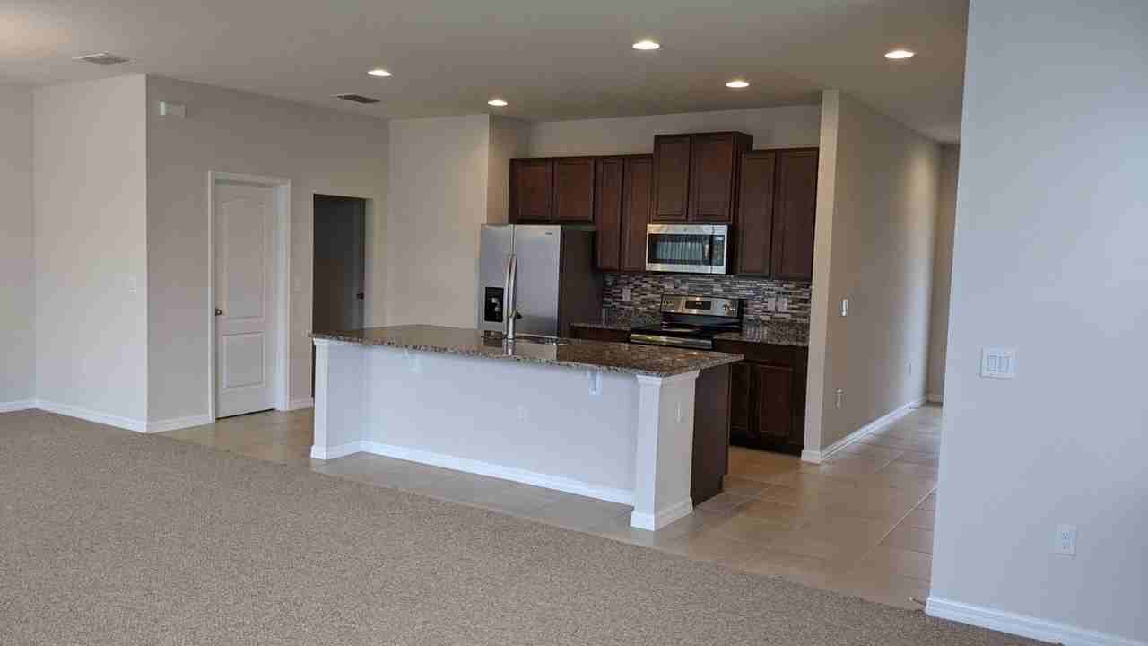 17365 Bracken Fern Ln - Photo 5 of 19