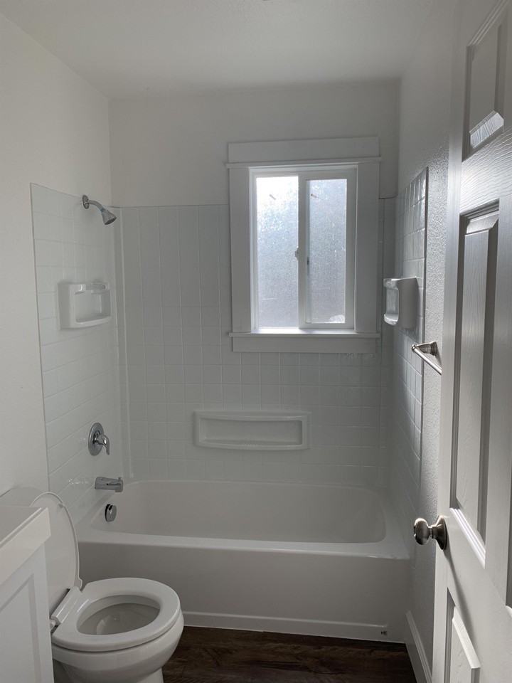 The 11 Elms - Photo 6 of 44