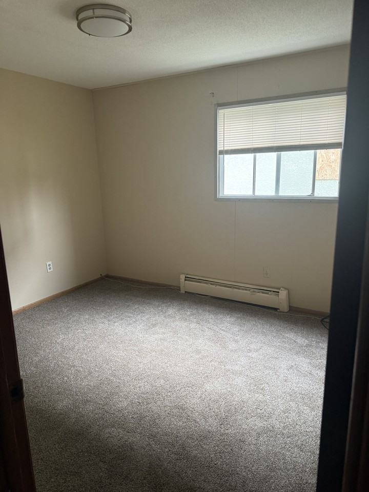 480 West Pullman Avenue - Photo 4 of 8