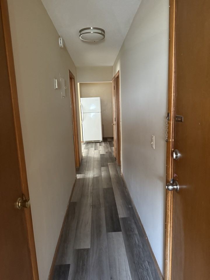 480 West Pullman Avenue - Photo 5 of 8