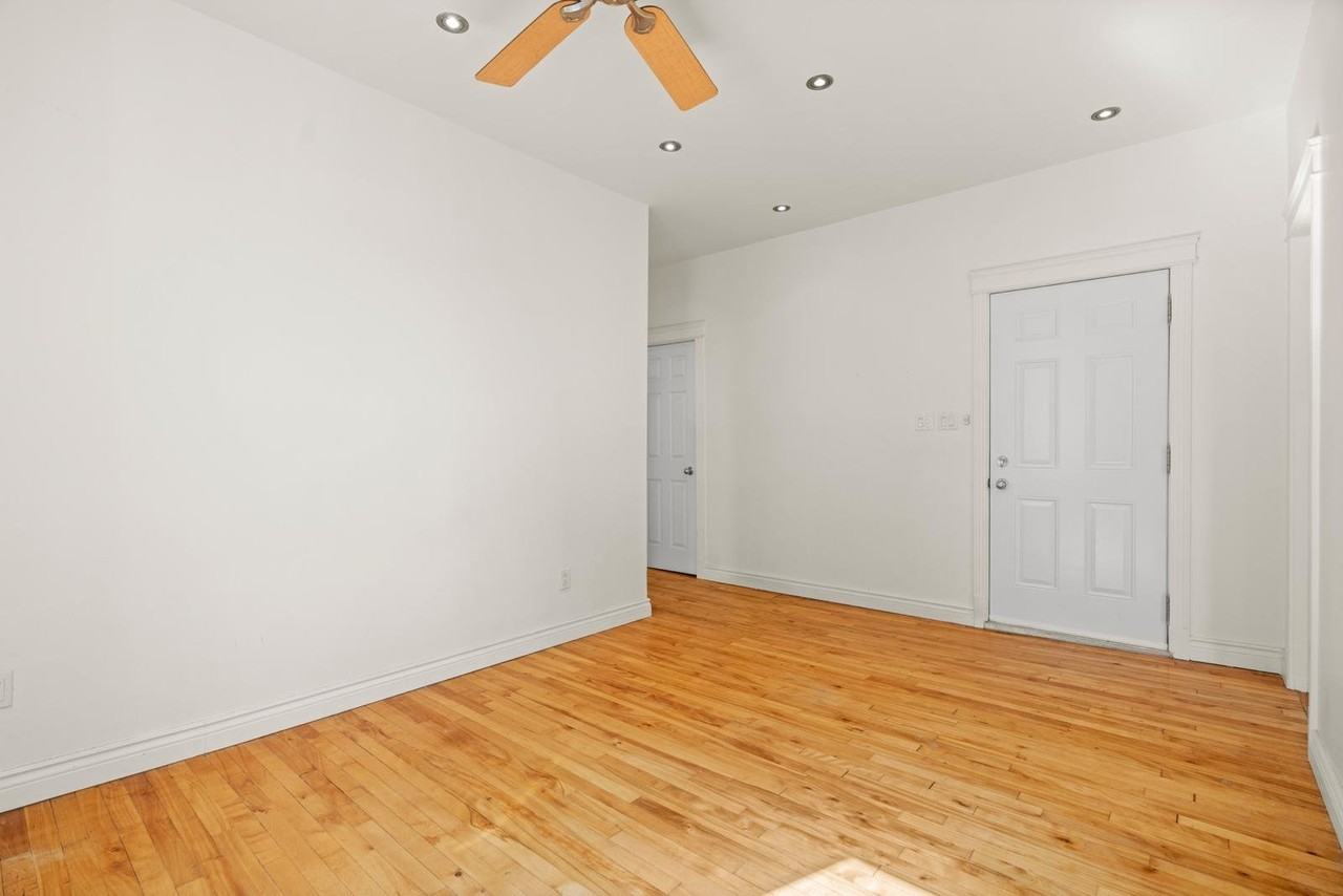 628 Rue Hickson - Photo 2 of 16