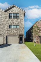 2717 Sw Livingston Sq - Photo 1 of 1