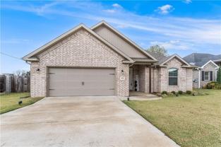 1805 Woodhause Cir - Photo 1 of 1