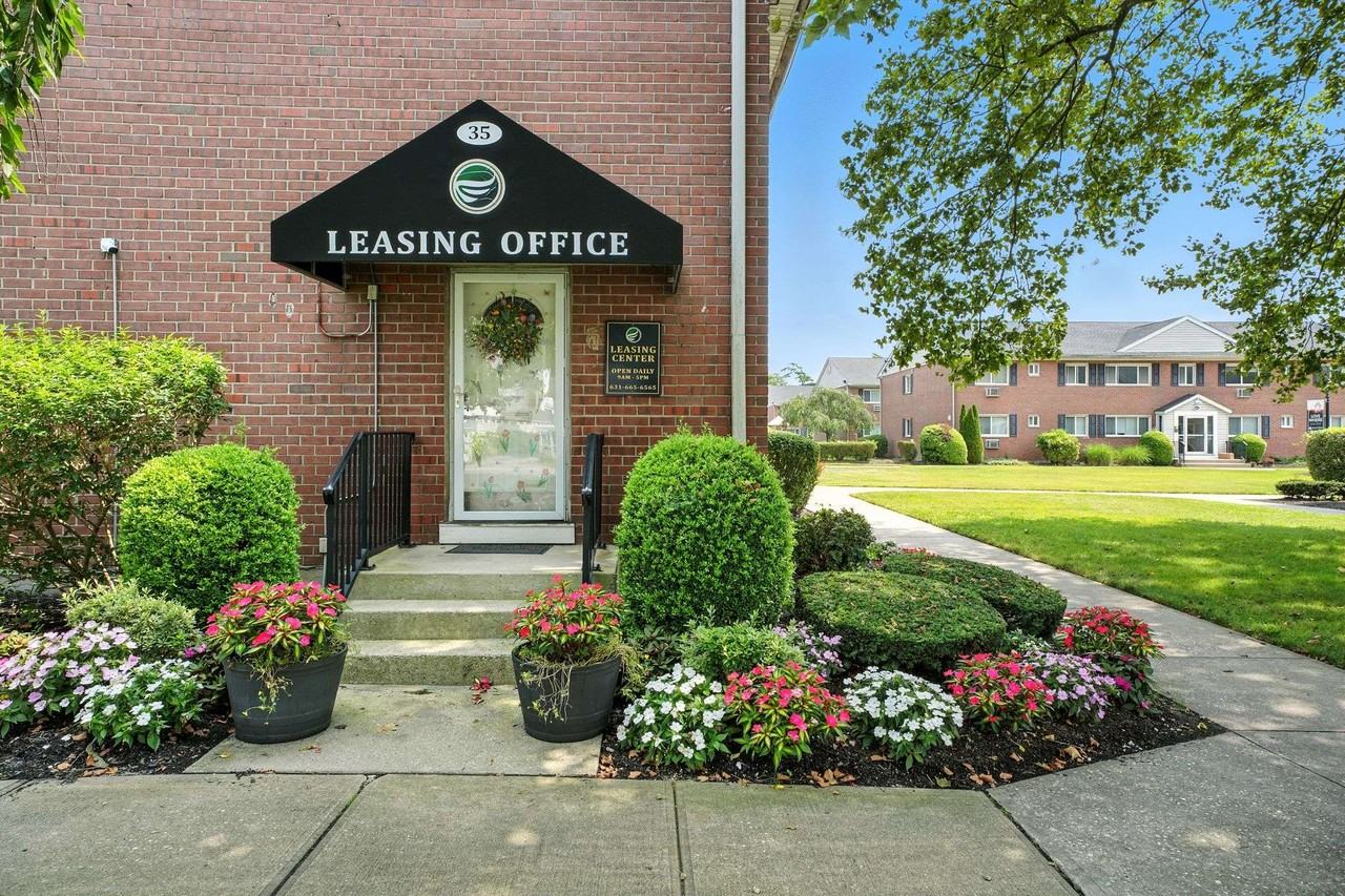 Mid Island Apartments - Photo 7 of 12