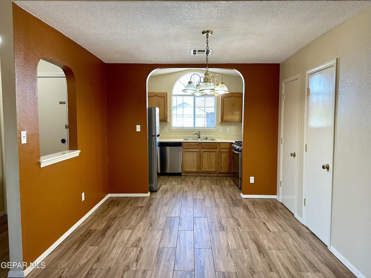 12408 Tierra Maria Court - Photo 6 of 35