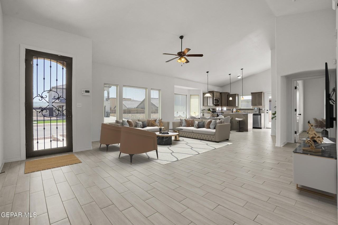 901 Betton Pl - Photo 5 of 22