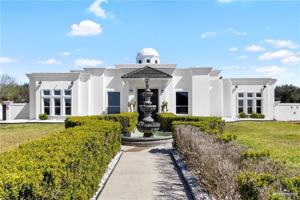 featured image of 4004 Persimmon Dr