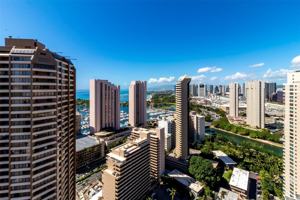 featured image of 343 Hobron Ln #3804