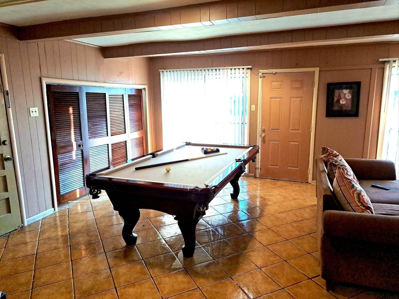 1351 Janis Dr - Photo 4 of 27