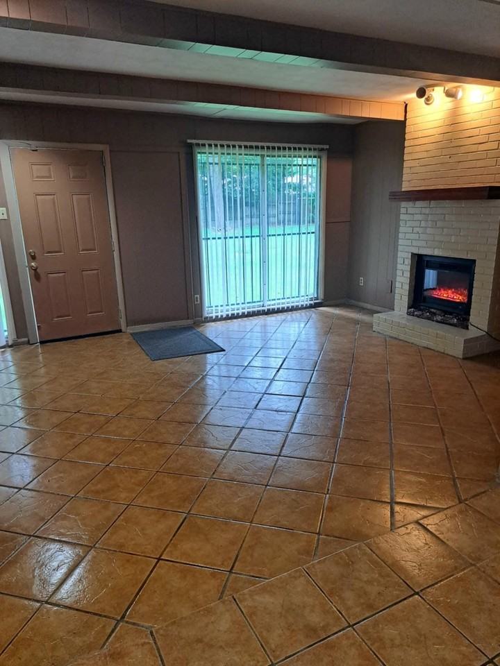 1351 Janis Dr - Photo 6 of 27