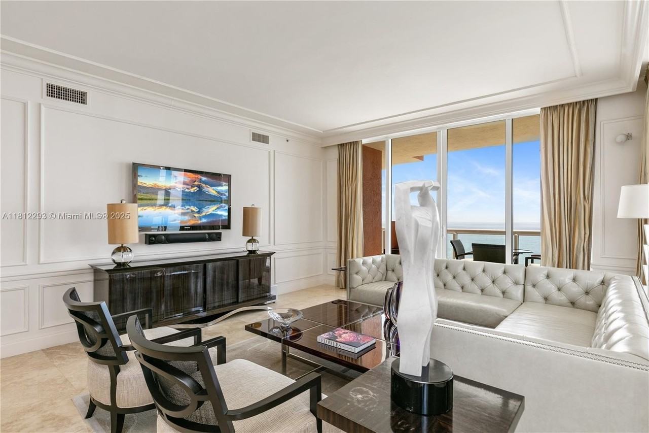 17875 Collins Ave #1706 - Photo 3 of 39