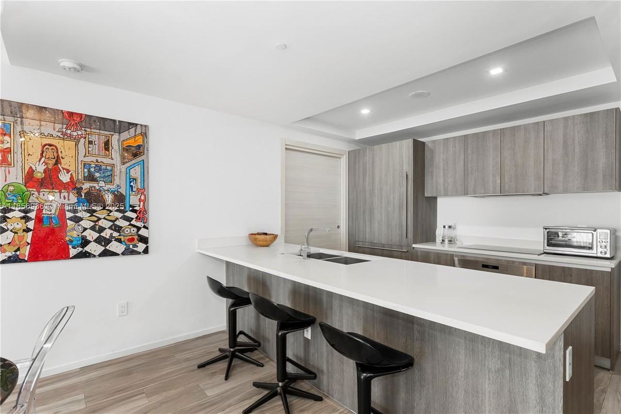 801 South Miami Avenue #3310 - Photo 2 of 8