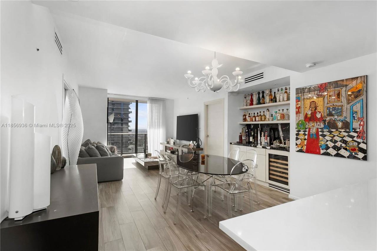 801 South Miami Avenue #3310 - Photo 3 of 8