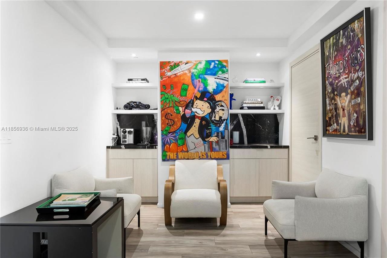 801 South Miami Avenue #3310 - Photo 4 of 8