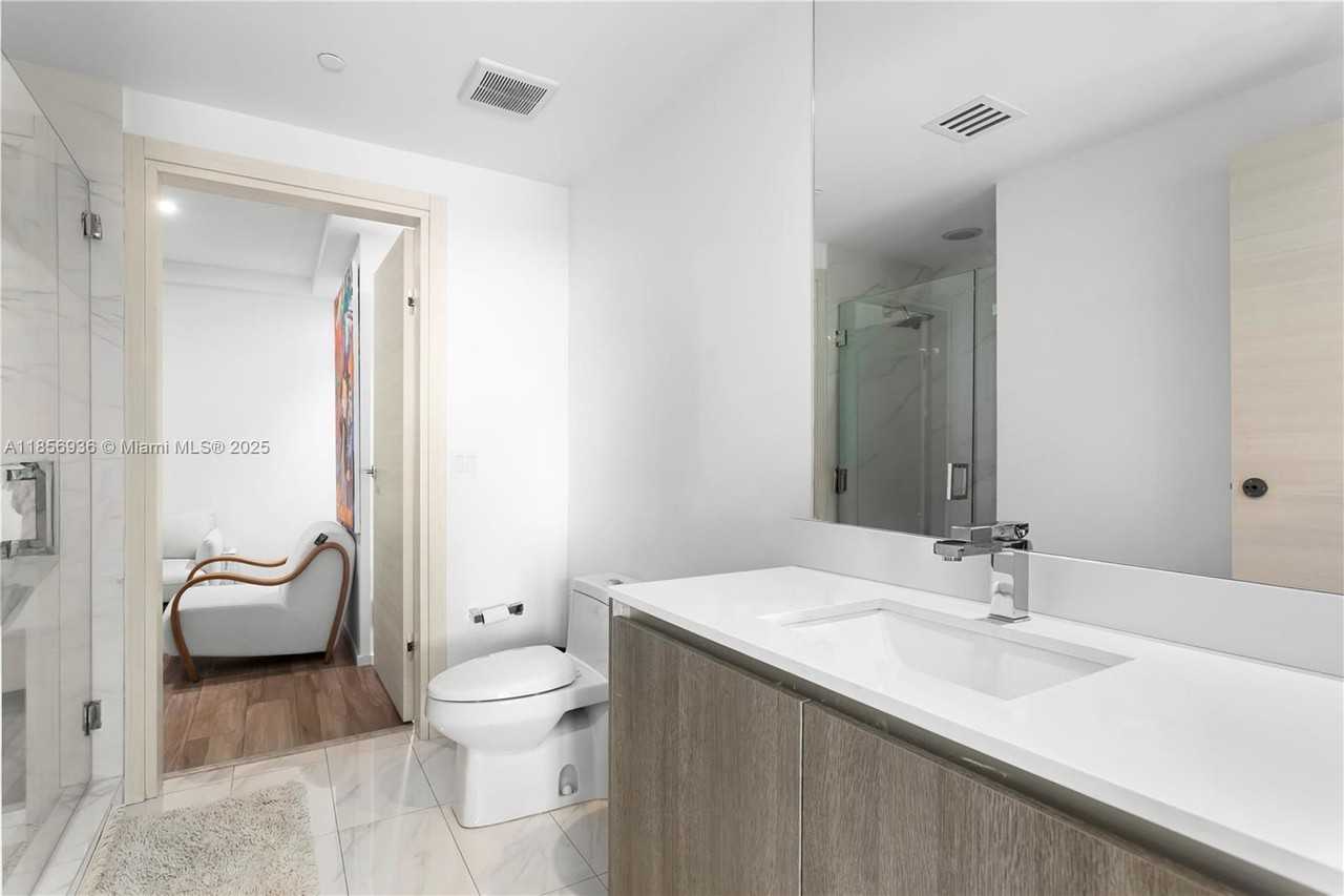 801 South Miami Avenue #3310 - Photo 6 of 8