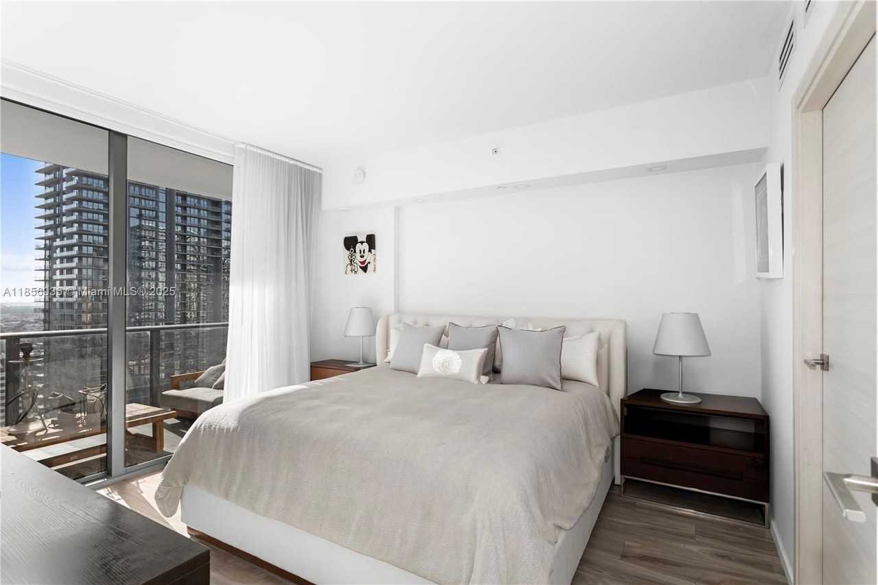 801 South Miami Avenue #3310 - Photo 7 of 8