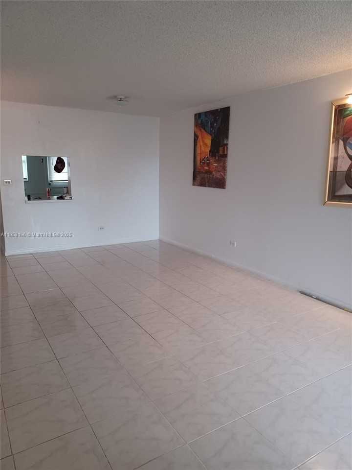 445 Ne 195th St #230 - Photo 5 of 9