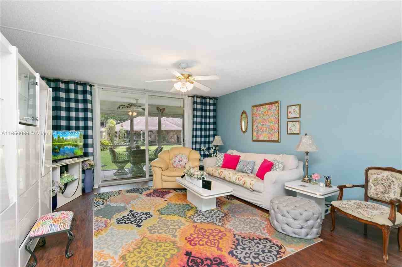 1001 Ne 14th Ave #107 - Photo 2 of 28