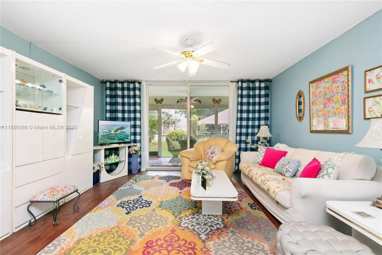 1001 Ne 14th Ave #107 - Photo 3 of 28