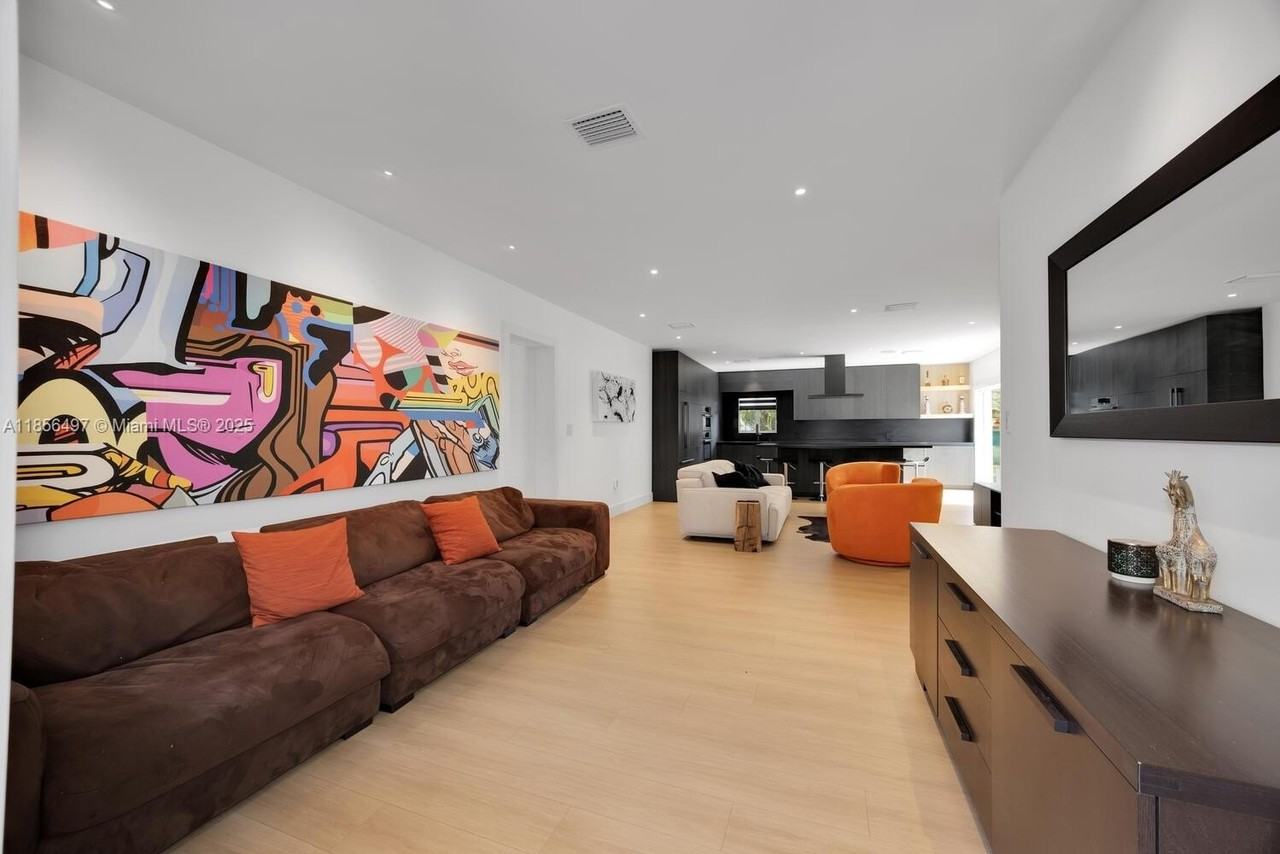 5827 Sw 69th Ct #5827 - Photo 2 of 18