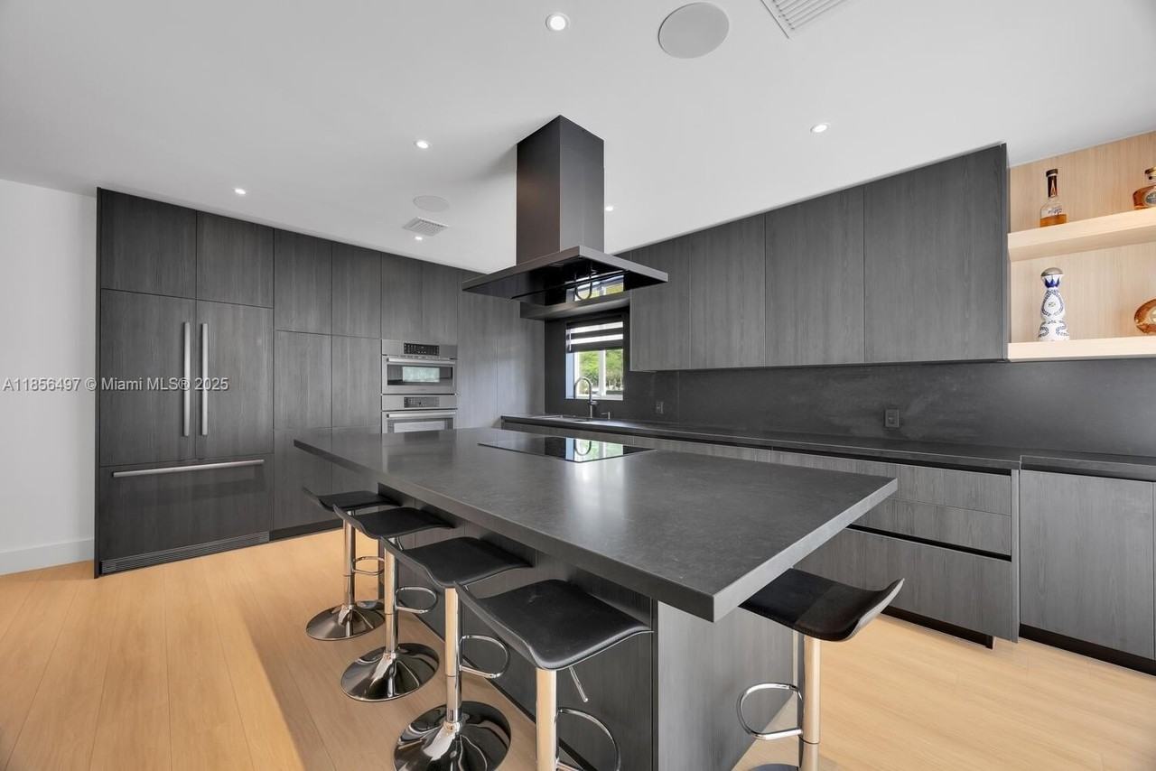 5827 Sw 69th Ct #5827 - Photo 5 of 18