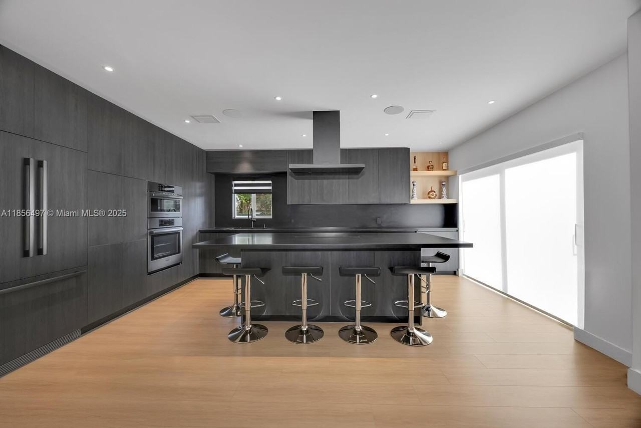 5827 Sw 69th Ct #5827 - Photo 7 of 18