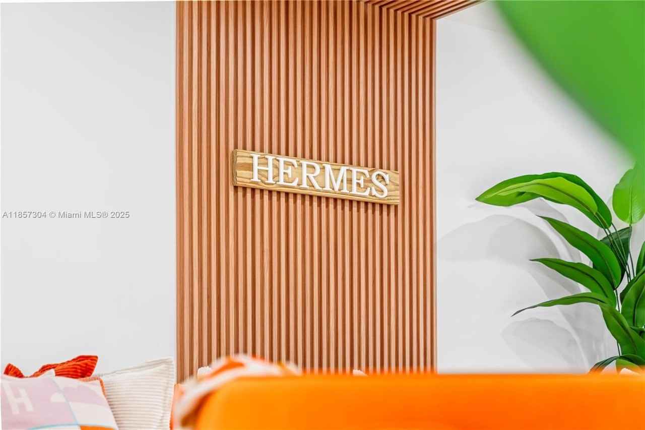 209 N 31st Ave #1 - Photo 3 of 18