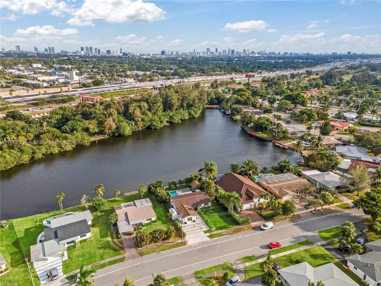 209 N 31st Ave #1 - Photo 6 of 18