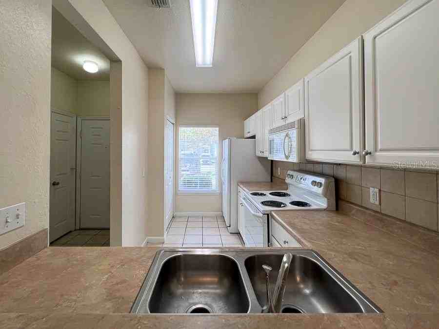 4886 Nw 46th Pl #106 - Photo 4 of 29