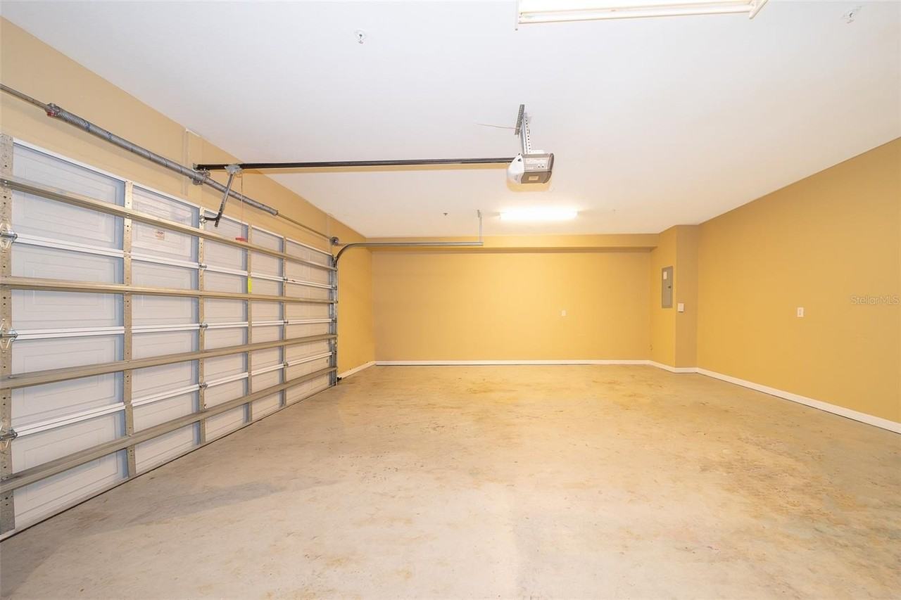 2514 Grand Central Pkwy #3 - Photo 4 of 29