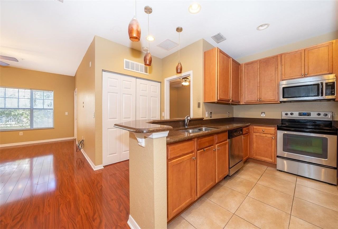 2514 Grand Central Pkwy #3 - Photo 7 of 29