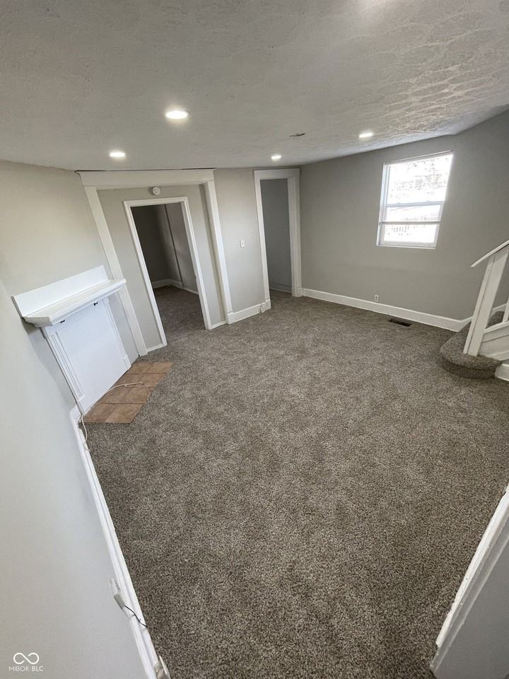 37 N Randolph St - Photo 4 of 21