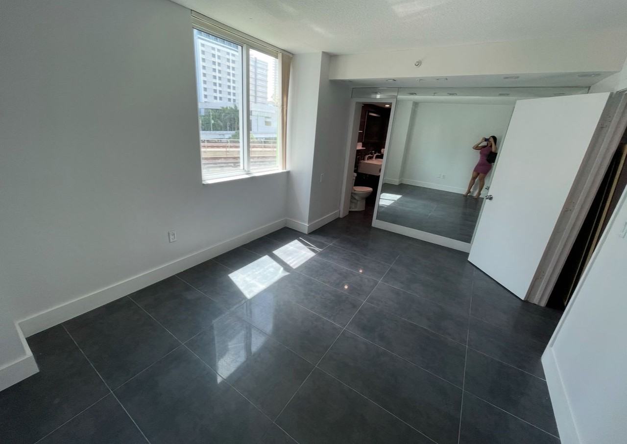 110 Sw 12th St #401 - Photo 5 of 8