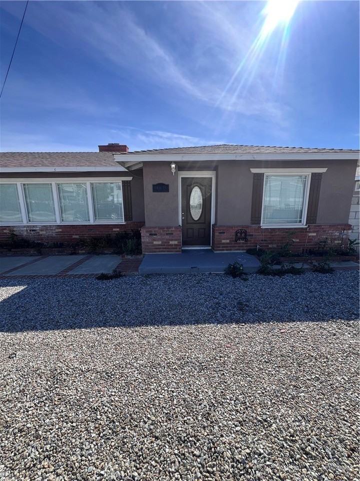 18639 Orange St - Photo 3 of 18