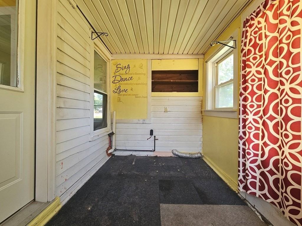 202 Nichols Street - Photo 3 of 16