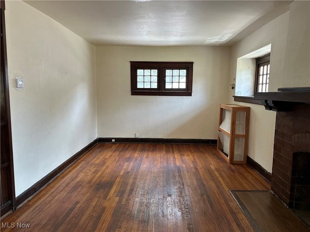 1217 Florencedale Ave - Photo 3 of 14