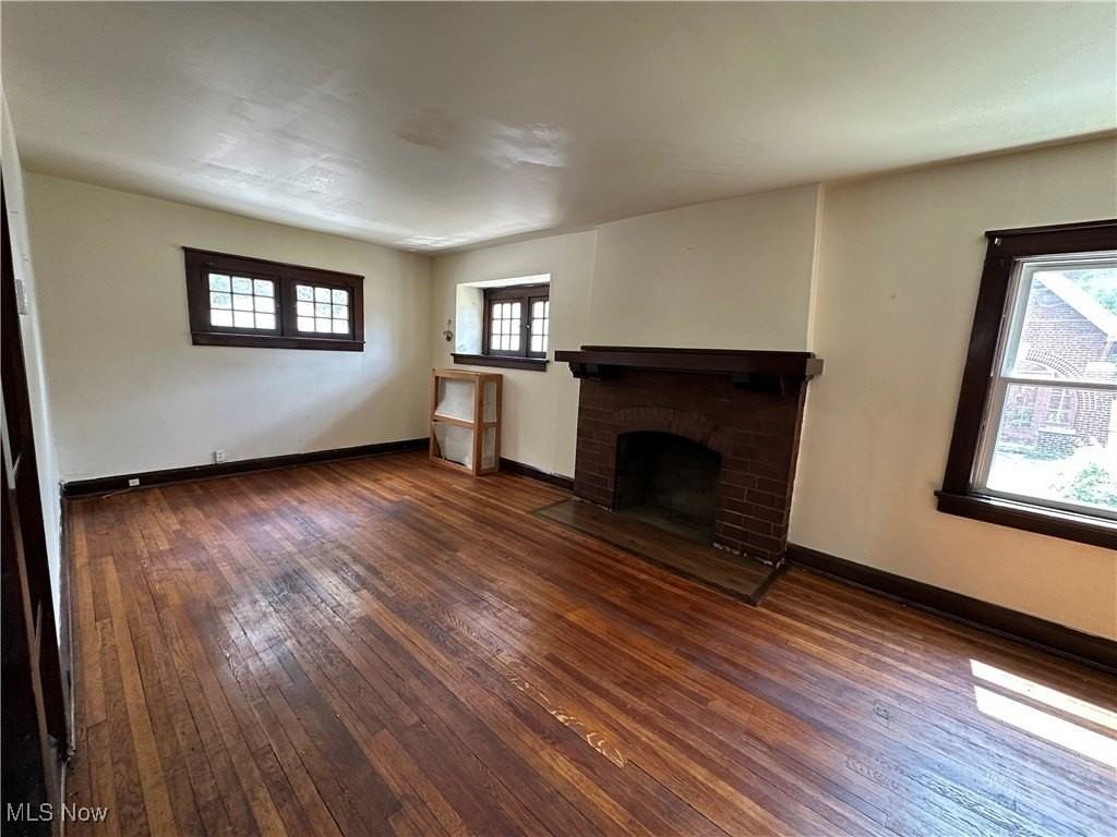 1217 Florencedale Ave - Photo 4 of 14