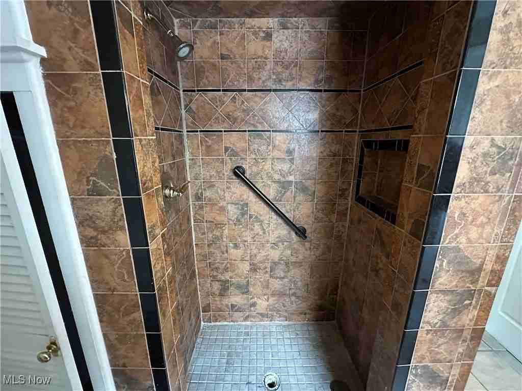 1217 Florencedale Ave - Photo 7 of 14