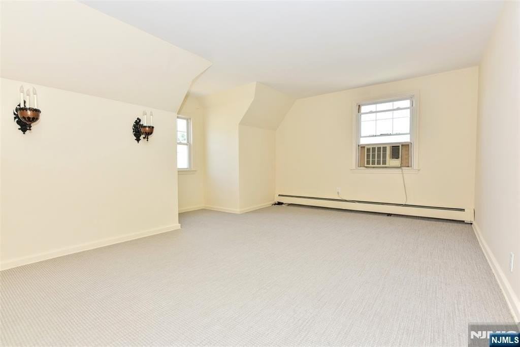 28 Reid Ave - Photo 2 of 10