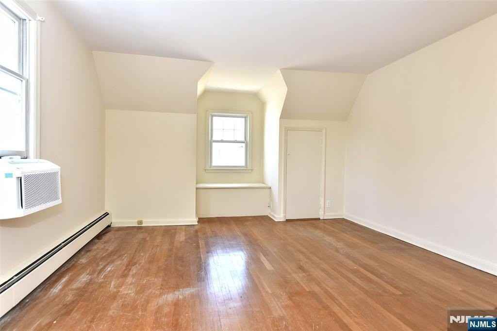 28 Reid Ave - Photo 7 of 10