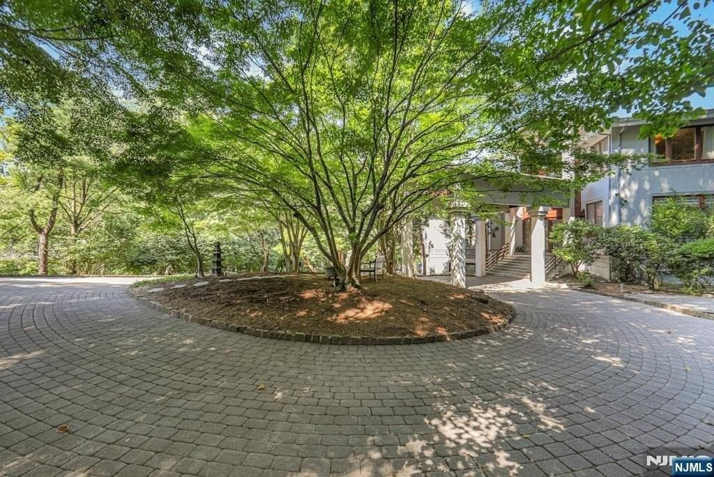 510 Priscilla Ln - Photo 3 of 45