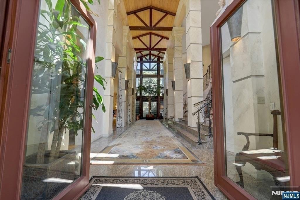 510 Priscilla Ln - Photo 4 of 45