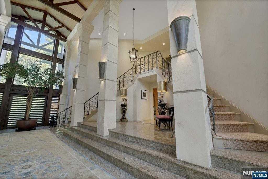 510 Priscilla Ln - Photo 6 of 45