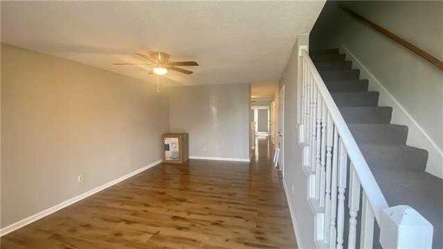 9042 Bunker Hill Rd - Photo 4 of 14