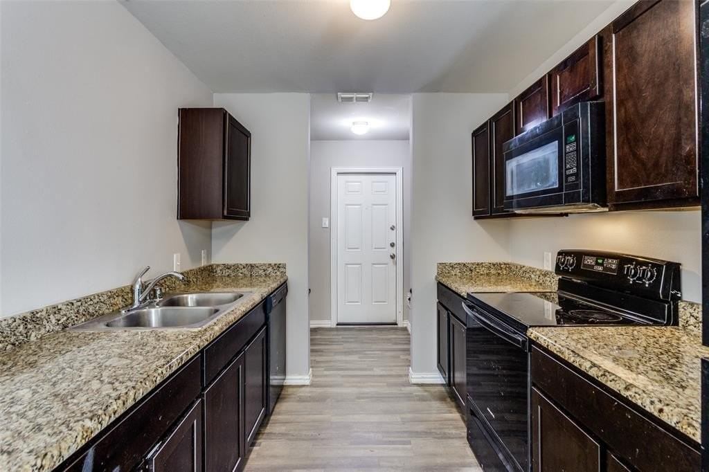 206 Royal St - Photo 3 of 14