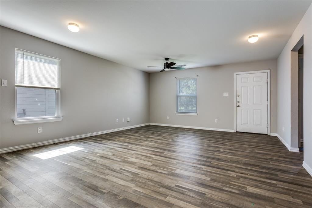 206 Royal St - Photo 5 of 14